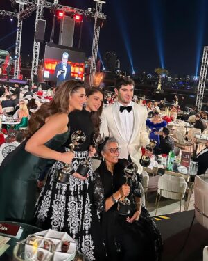 Nargis Fakhri Instagram - A spectacular evening @diafaofficial 
Thank you for the honor 🏆 
.
.
.
.
.
.
.
.
.
@solacelondon @etoilelaboutique @lamarquisejewellery 
Styling @leepakshiellawadi 

@aamirnaveedhair @iamgigiiiii 
Shot by @tb 
Manager @mahakbrahmawar