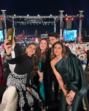 Nargis Fakhri Instagram - A spectacular evening @diafaofficial 
Thank you for the honor 🏆 
.
.
.
.
.
.
.
.
.
@solacelondon @etoilelaboutique @lamarquisejewellery 
Styling @leepakshiellawadi 

@aamirnaveedhair @iamgigiiiii 
Shot by @tb 
Manager @mahakbrahmawar