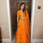 Nargis Fakhri Instagram - Wishing you a bright and joyful Diwali filled with love and light! May this Diwali bring prosperity and happiness to your life & your friends & family lives too!! God Bless ! 🪔🙏❤️ … Outfit - @swatiubroi Jewlery - @tyaanijewellery HMU - @riyasheth.makeuphair & the amazing @mahakbrahmawar who makes magic happen ! Plus can’t forget my @tb for photo credits LOL Mumbai, Maharashtra