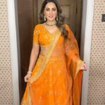 Nargis Fakhri Instagram - Wishing you a bright and joyful Diwali filled with love and light! May this Diwali bring prosperity and happiness to your life & your friends & family lives too!! God Bless ! 🪔🙏❤️ … Outfit - @swatiubroi Jewlery - @tyaanijewellery HMU - @riyasheth.makeuphair & the amazing @mahakbrahmawar who makes magic happen ! Plus can’t forget my @tb for photo credits LOL Mumbai, Maharashtra