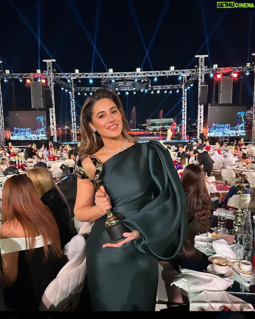 Nargis Fakhri Instagram - A spectacular evening @diafaofficial Thank you for the honor 🏆 . . . . . . . . . @solacelondon @etoilelaboutique @lamarquisejewellery Styling @leepakshiellawadi @aamirnaveedhair @iamgigiiiii Shot by @tb Manager @mahakbrahmawar Dubai