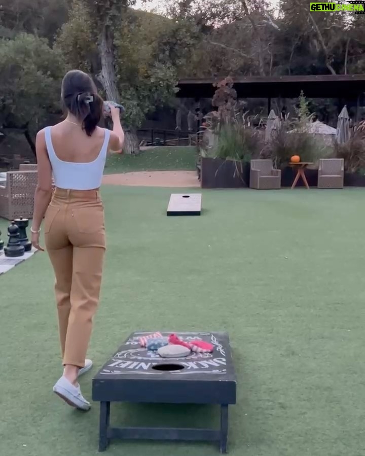 Natalee Linez - 5.7K Likes - sometimes I feel like everybody is a sexy baby