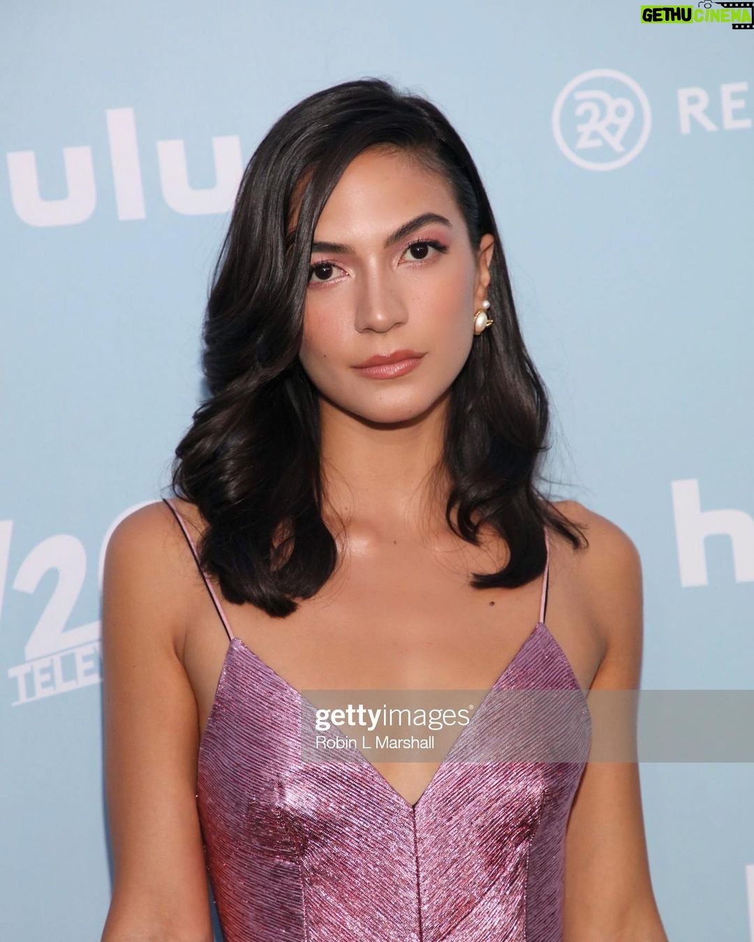 Natalee Linez - 2.8K Likes - last night was absolute magic ;)
@tellmelieshulu premiere
Styled by the amazing @sammyer
Dress is @alexperryofficial from @albrightfashionlibraryla
Makeup by @brenna_the_bee
Hair by @stizzyho #tellmelieshulu