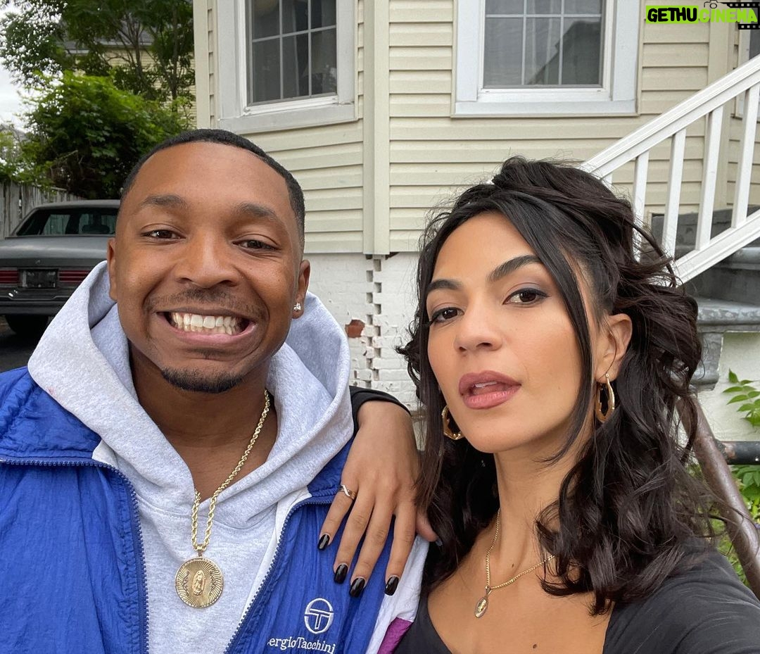Natalee Linez - 6.9K Likes - The fight vs behind the scenes🙃
Thank you for always showing up 110% in our scenes @imalcolmmays ❤️
Premier episode directed by the amazing @mariovanpeebles OUT NOW @raisingkananstarz 🚀