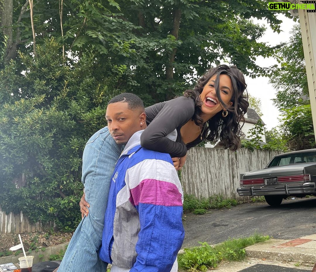 Natalee Linez - 6.9K Likes - The fight vs behind the scenes🙃
Thank you for always showing up 110% in our scenes @imalcolmmays ❤️
Premier episode directed by the amazing @mariovanpeebles OUT NOW @raisingkananstarz 🚀