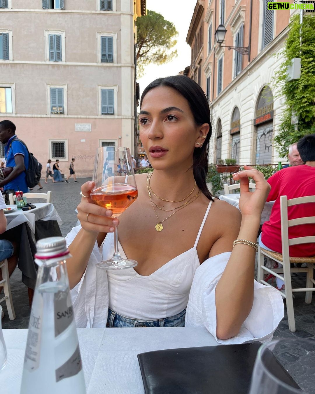 Natalee Linez Instagram - 3 days in, 10 to go 🤤 Rome, Italy