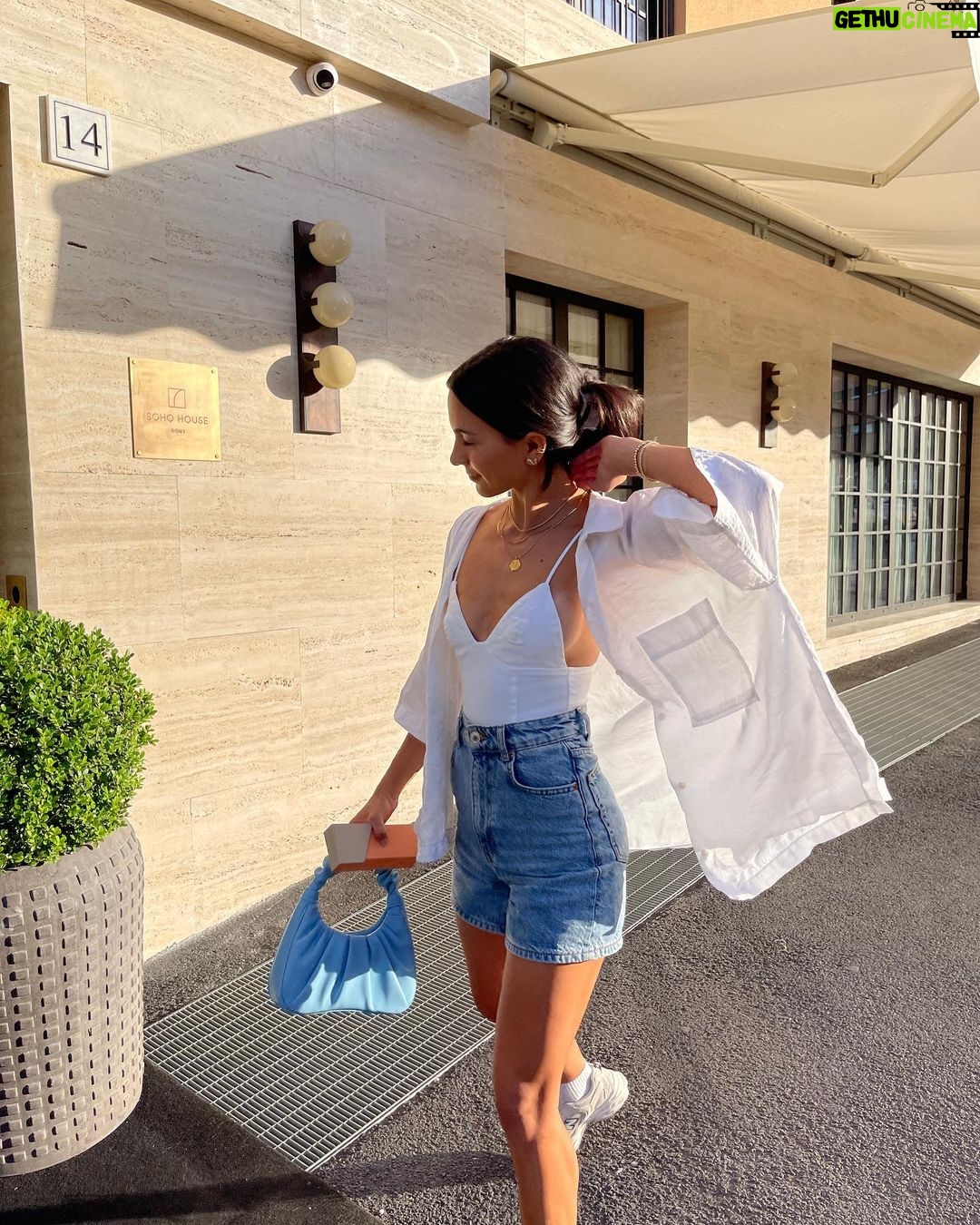 Natalee Linez Instagram - 3 days in, 10 to go 🤤 Rome, Italy