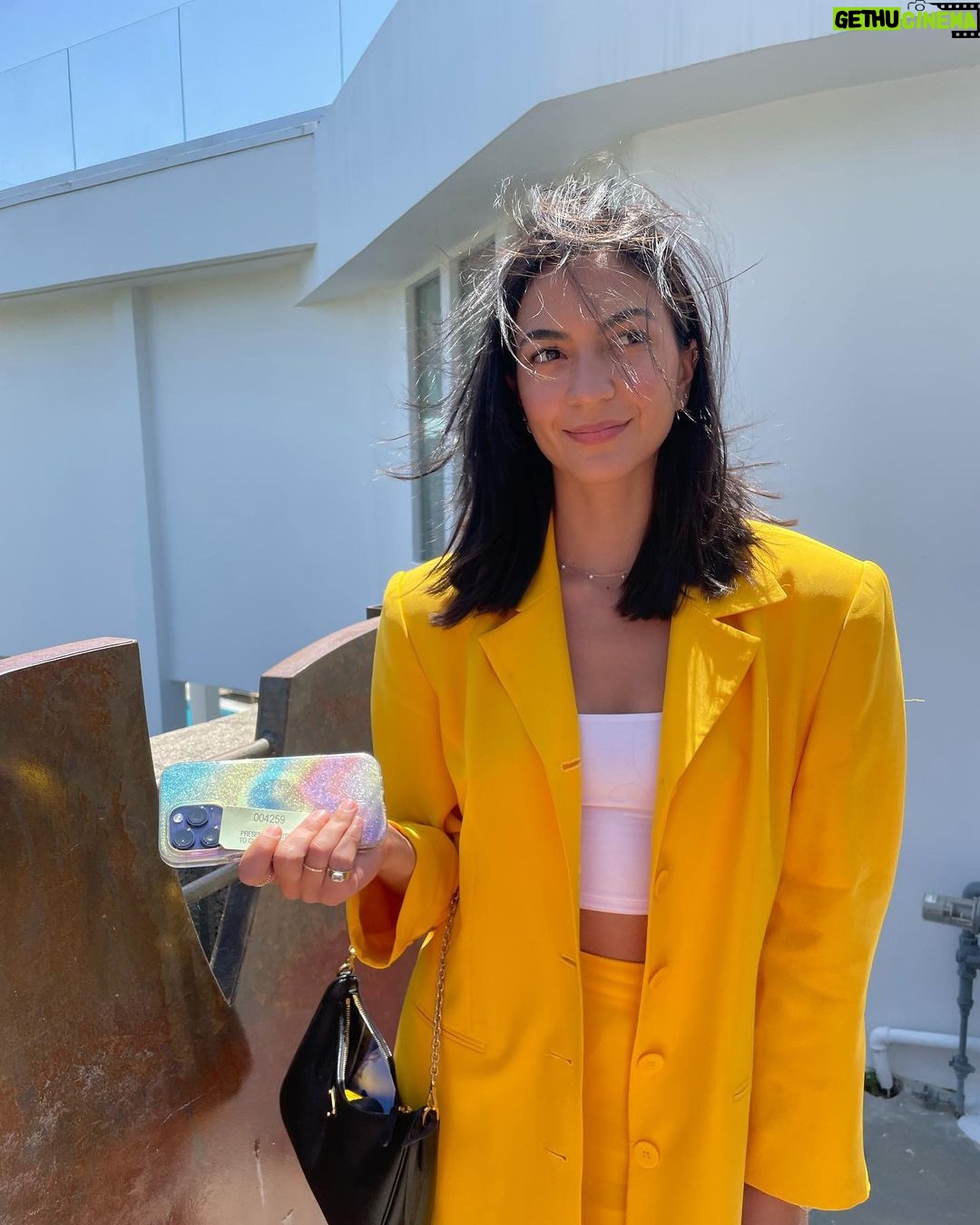 Natalee Linez Instagram - i got a haircut & wear color now. Los Angeles