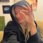 Natalia Germani Instagram - Ak existuje nejaké must-have pri cestovaní, je to jednoznačne, okrem vašich dokladov, melatonín. Kto by nepoznal, tu je zopár info! * Odporúča sa pre ľudí pracujúcich v striedavých alebo nočných zmenách alebo pre cestujúcich lietadlom na dlhú vzdialenosť ! * Lepšia kvalita spánku a podpora zaspávania * Zmiernenie subjektívnych pocitov tzv. jet lag (pásmovej choroby) * Nenávykový Tento výživový doplnok od Walmarku, držiteľa certifikátu GMP, obsahuje vysokú dávku melatonínu, ktorý prispieva k zníženiu času potrebného na zaspanie a pomáha upokojiť sa pred spánkom. Dávkovanie je rôzne, preto si nezabudnite prečítať príbalový leták👌🏼 Dobrú noc😴💤 #spolupraca