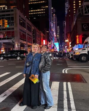 Natalia Germani Instagram - Keď sa nám nedarí stretnúť sa medzi Českom, Slovenskom a Chorvátskom, Amerika to zachráni❤️✨🗽

Finally together w @this.is.zea ❤️