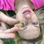 Natalia Germani Instagram - 29.9. oslavovalo svoj deň naše ❤️ Tak si o ňom poďme povedať pár zaujímavostí, ktoré som našla. * Vaše srdce bije až 100 000-krát denne❤️ * Tep srdca sa prispôsobuje hudbe, ktorú počúvate 🎼 * Jedenie horkej tmavej čokolády (2-3 kocky) každý deň znižuje riziko infarktu a tretinu (yes😂) * Ak máte orgazmus aspoň 3-krát za týždeň, znižujete tým nebezpečenstvo srdcovo-cievnych ochorení až o polovicu (good to know😂) A ak patríte k ľuďom so zvýšenou hodnotou cholesterolu, Omega-3 rybí olej ukrytý v kapsulách výživového doplnku od Walmarku, držiteľa certifikátu GMP, prispieva k jeho normálnej hladine. Ide totiž o bohatý zdroj nenasýtených mastných kyselín omega-3- EPA a DHA a z toho:  • EPA a DHA prispievajú k správnej funkcii srdca • DHA prispieva k udržaniu správnej funkcie mozgu. • DHA prispieva k udržaniu zdravého zraku Priaznivého účinku možno dosiahnuť už pri konzumácii 250 mg EPA a DHA denne, takže predpísaná dávka sú 3 kapsuly denne. Nech nám srdcia bijú láskou k životu❤️ #spolupraca