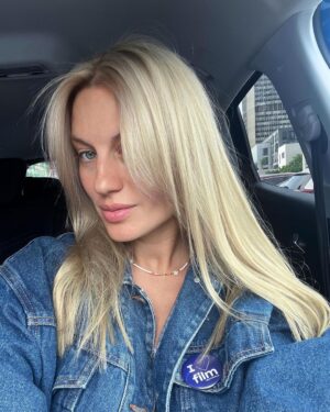 Natalia Germani Instagram - Simonka opäť v @dnjdnabeauty kúzlila ✨
#iamready