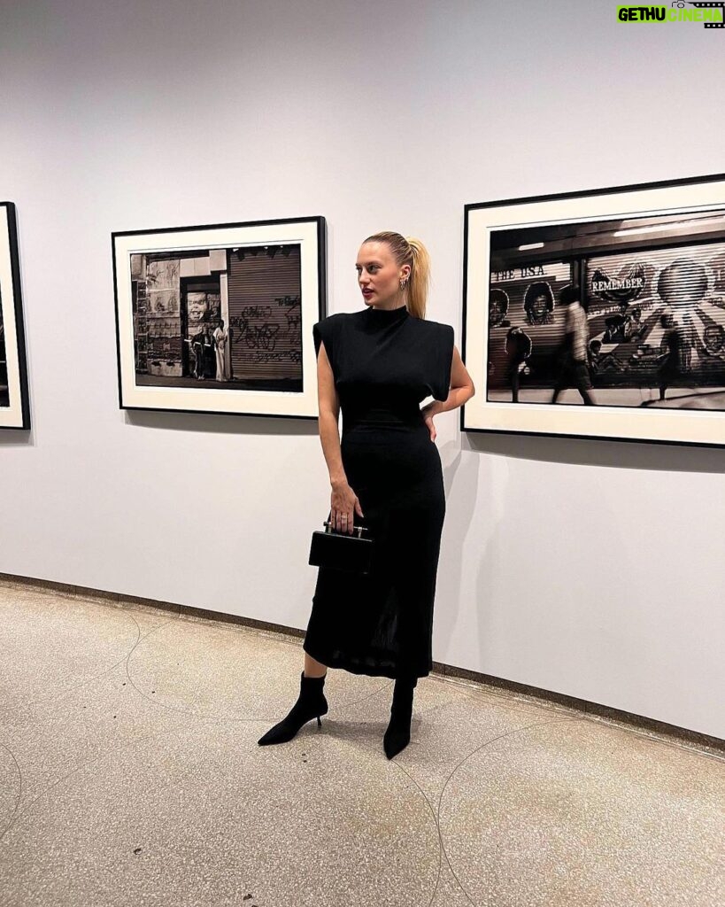 Natalia Germani Instagram - Guggenheim museum party ✨❤️ 📸 @janatini
