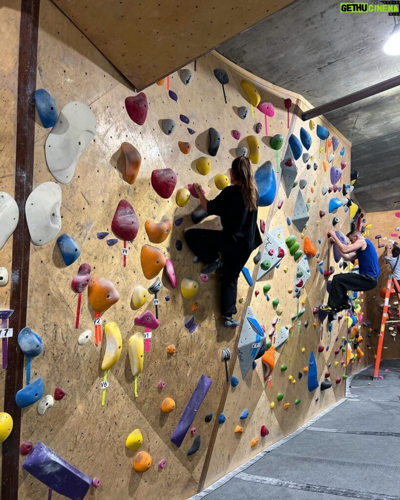 Natalia Germani Instagram - Včera prvýkrát .. a nie posledný 😝 #climbing #bouldering New York, New York