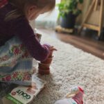 Natalia Germani Instagram - Kedy začať s prvými príkrmami? Odborníci sa ako inak nezhodujú a všade nájdeme informácie, ze začať pridávať do denného príjmu postupne prvú zeleninu a ovocie je vhodné od 4-6. mesiaca dieťaťa. Nech sa rozhodnete pre akýkoľvek mesiac, určite stavte na kvalitné suroviny. Pokiaľ doma nestíhate zakaždým mixovať čerstvé suroviny, ako som napríklad počas ťažkého covidu stíhala, môžete sa ku mne pripojiť s prémiovou bio značkou Good Gout. Niekoľko faktov o nej: - vyvinuté s michellinským šéfkuchárom Christophom Hayom (vytunované kombinácie ako z reštiky) - Organické suroviny ( pre prvý dotyk s jedlom) - 2 hlavné ingrediencie (aby deti rozpoznávali reálne chute) Objednáte cez @healthfactory.cz Dobrú chuť! My začíname budúci týždeň, tak to letí😝 #goodgout #prikrmy #prikrmyprodeti #spoluprace @goodgout_czsk