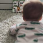 Natalia Germani Instagram - Kedy začať s prvými príkrmami? Odborníci sa ako inak nezhodujú a všade nájdeme informácie, ze začať pridávať do denného príjmu postupne prvú zeleninu a ovocie je vhodné od 4-6. mesiaca dieťaťa. Nech sa rozhodnete pre akýkoľvek mesiac, určite stavte na kvalitné suroviny. Pokiaľ doma nestíhate zakaždým mixovať čerstvé suroviny, ako som napríklad počas ťažkého covidu stíhala, môžete sa ku mne pripojiť s prémiovou bio značkou Good Gout. Niekoľko faktov o nej: - vyvinuté s michellinským šéfkuchárom Christophom Hayom (vytunované kombinácie ako z reštiky) - Organické suroviny ( pre prvý dotyk s jedlom) - 2 hlavné ingrediencie (aby deti rozpoznávali reálne chute) Objednáte cez @healthfactory.cz Dobrú chuť! My začíname budúci týždeň, tak to letí😝 #goodgout #prikrmy #prikrmyprodeti #spoluprace @goodgout_czsk