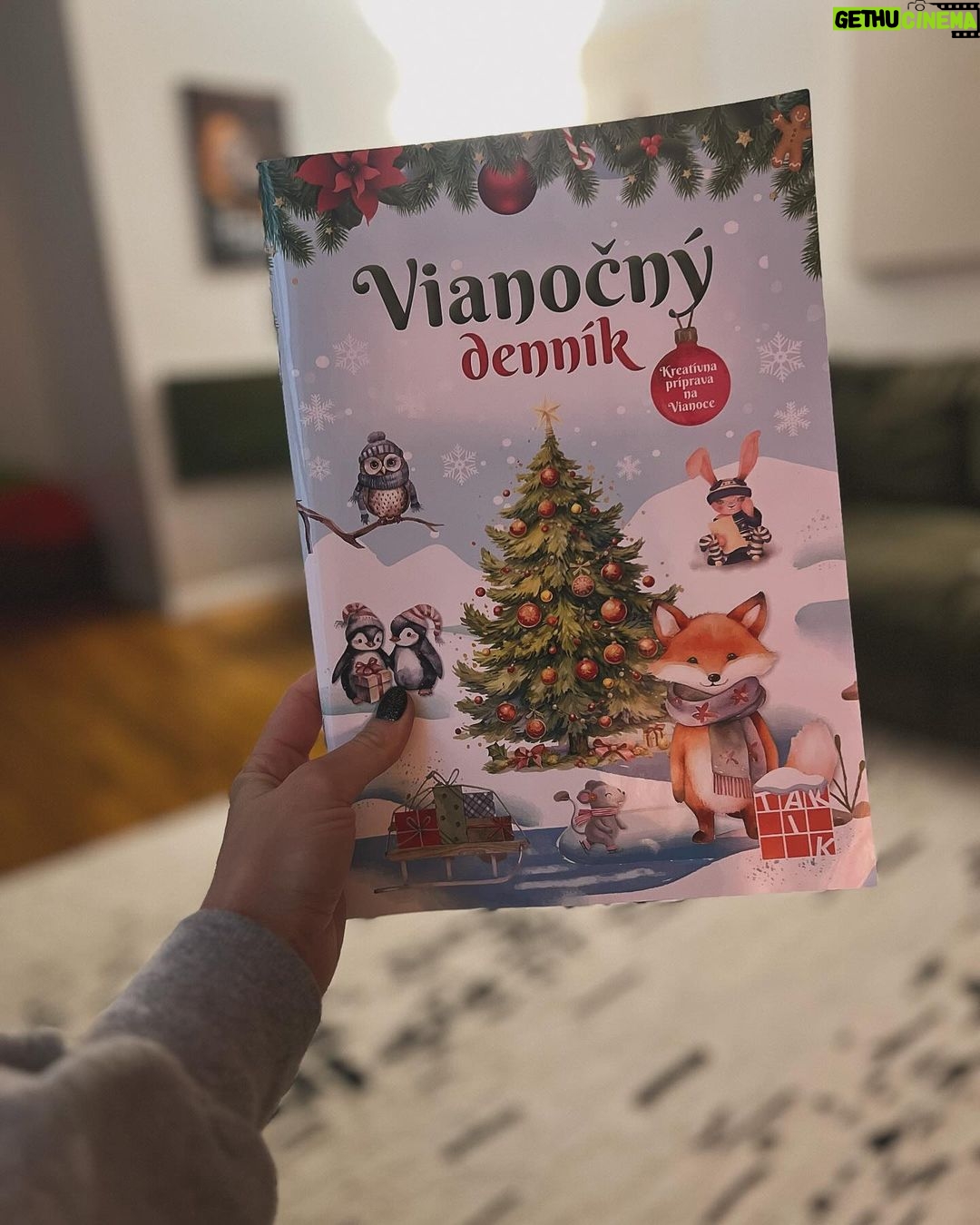 Natalia Germani Instagram - Ako je zvykom, pridávam skvelé novinky od @taktik.sk aj so zľavovým kódom pre vás✨❤️ 1. Najväčšia bomba, keďže kreatívne obdobie strihania a nalepovania je teraz to, čo nás obchádza. Vystrihovačky junior vo verziách zvieratá a keď vyrastiem. My sme sa samozrejme hneď pustili do Keď vyrastiem, keďže Zuna sa považuje za skoro dospelú a zachvíľu začne pracovať😂 Easy, je to sranda aj pre mňa ako pomocníčku a dieťa sa zaručene zabaví a vidí rovno aj krásny nalepený výsledok svojej usilovnej práce. 2. Krátke kreslené rozprávočky s poučením aj s doprovodným textom, ktoré si čítame pred spinkaním. Inak nikdy odo mňa nevyžadovala rozprávky, ale videla to v nejakej rozprávke, takže už si pred spaním čítame aj my. Nie vždy, ale je dobré mať niečo pekné a poučné po ruke. 3. Keďže sa blížia Vianoce, nie je pre mladú zapisovateľku nič lepšie, ako jej vlastný prvý vianočný denník s rôznymi úlohami, kreslením, zapisovaní, pexesom… Od taktiku sme mali takého pracovné zošity 3 a všetky máme vyplnené do poslednej stránky a bola to veľká pomoc na cestách počas čakania. 4. Sľúbený kód je GERMANI20 a využívajte spokojne dokým sa dá ❤️ nie je s deťmi lepšia robota, ako tá kreatívna✨ #spolupraca