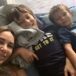 Natalia Streignard Instagram - Y asi dormi anoche y asi me levante! En un bordecito Casi cayendome de la cama pero mas RIIIIIICOO!!!! Jajajajjajjajaja mis principes son calenticos❤️❤️❤️❤️❤️❤️