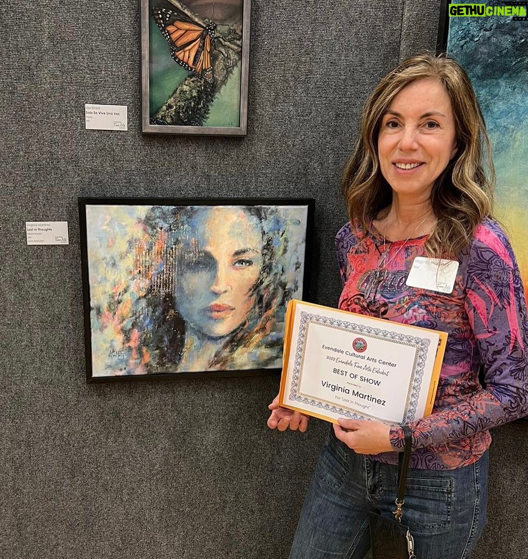 Natalia Streignard Instagram - Mi hermana gano primer lugar en una exhibición de arte!!!!! Miren la belleza de cuadro!!!!!