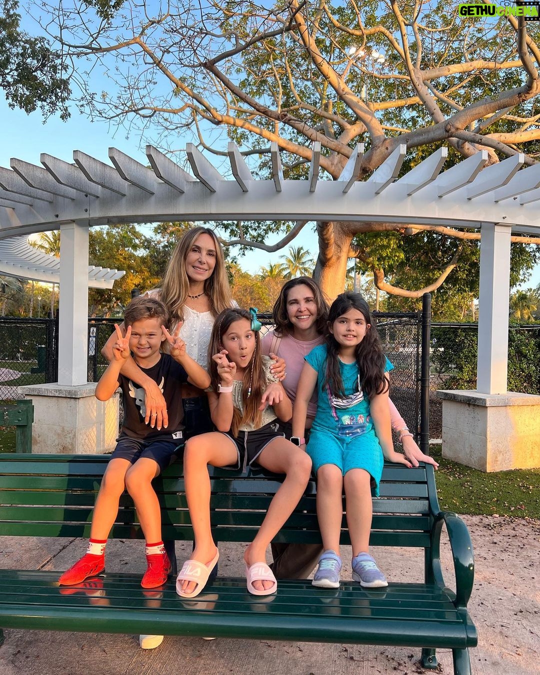Natalia Streignard Instagram - Dias de parque con mi hermana de vida…!
