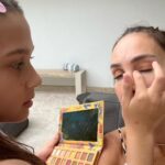 Natalia Streignard Instagram – Mi maquilladora favorita! Miren como me dejo!!!! Y pancho de chismoso!