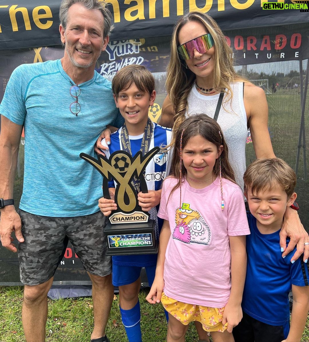 Natalia Streignard Instagram - No puedo con el orgullo de mi campeón numero 1 … jacques hizo 7 goles en 3 partidos! Campeones otra vez!!!! 🥇🥇🥇🥇🥇🥇🥇