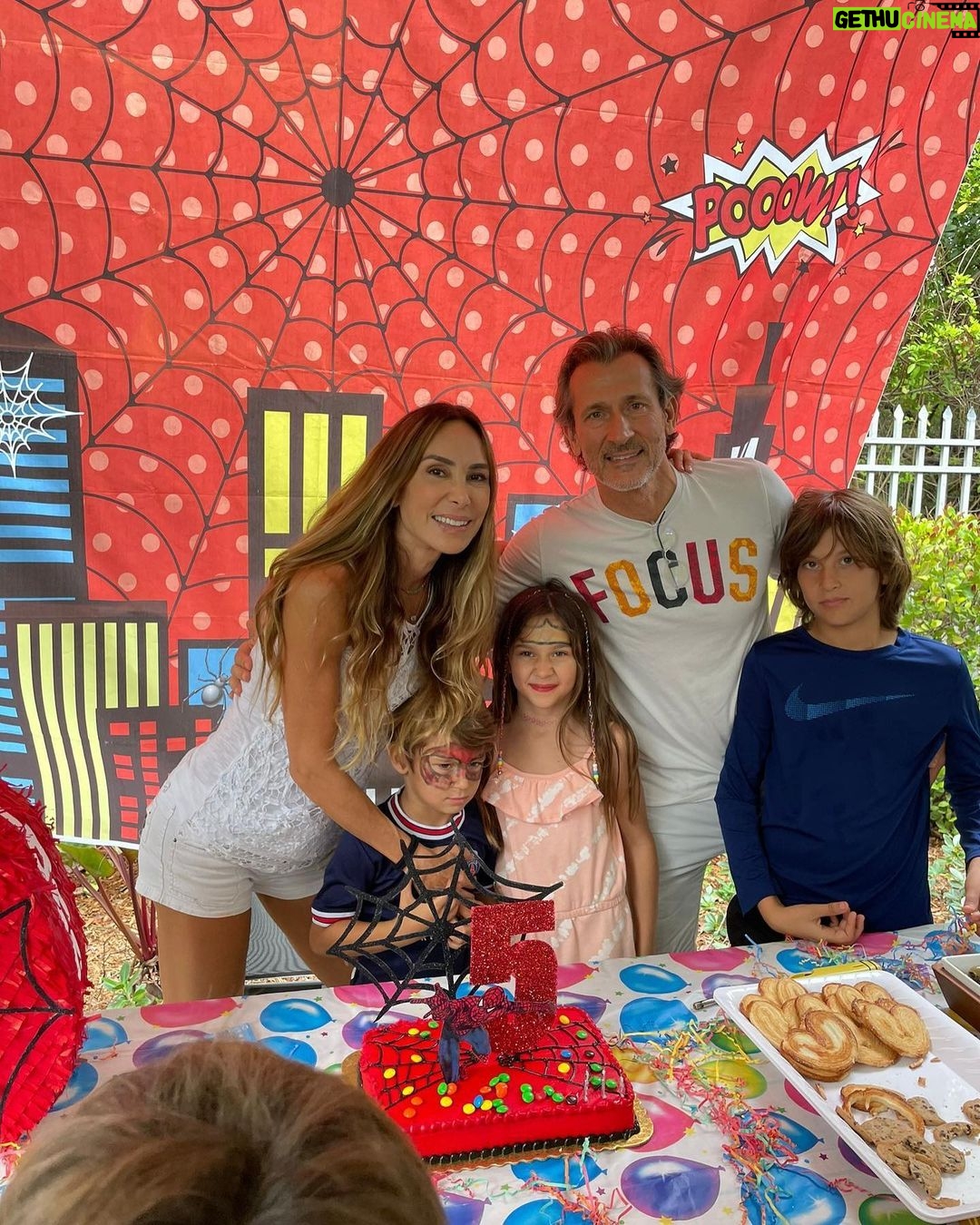 Natalia Streignard Instagram - Fin de semana de cumpleaños!!!!! Aqui gozamos hasta los grandes!!??