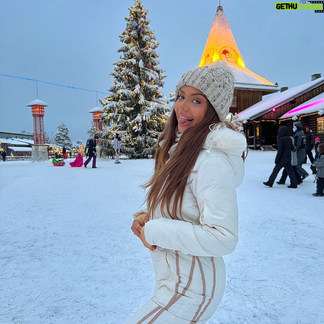Natalia Zoppa Instagram - Baby, it’s cold outside ❄️ Lapland, Arctic Circle