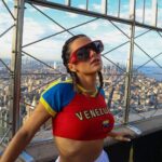 Natalie Negrotti Instagram - Proud to be a Venezuelan American who has lived in both Venezuela and the USA 🇻🇪🇺🇸 Happy hispanic heritage month! Orgullosa de ser venezolana americana y de vivir en venezuela y los estados unidos. ¡Feliz mes de la herencia hispana!!! 📸 @twentysomethingplus Thank you for having me @empirestatebldg @esrtsocial #ESBVIP Empire State Building
