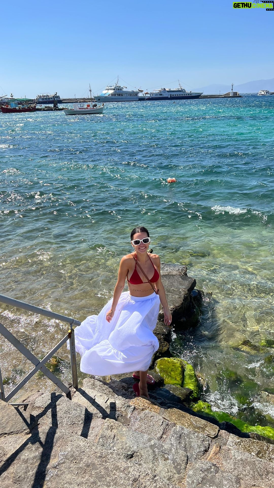 Natalie Negrotti Instagram - I can’t wait to go back to Mykonos the vibe is so right. The people are amazing and so nice, the food is delicious, and the parties r insane 🤍 Mykonos, Greece
