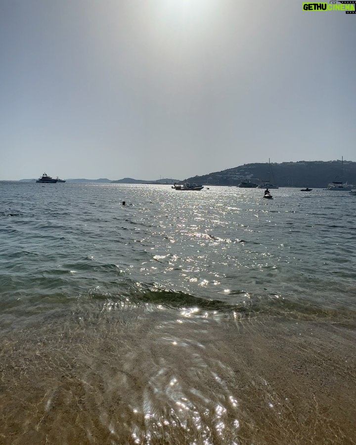 Natalie Negrotti Instagram - Beach days are my fave π«ΆβοΈπ Mykonos, Greece