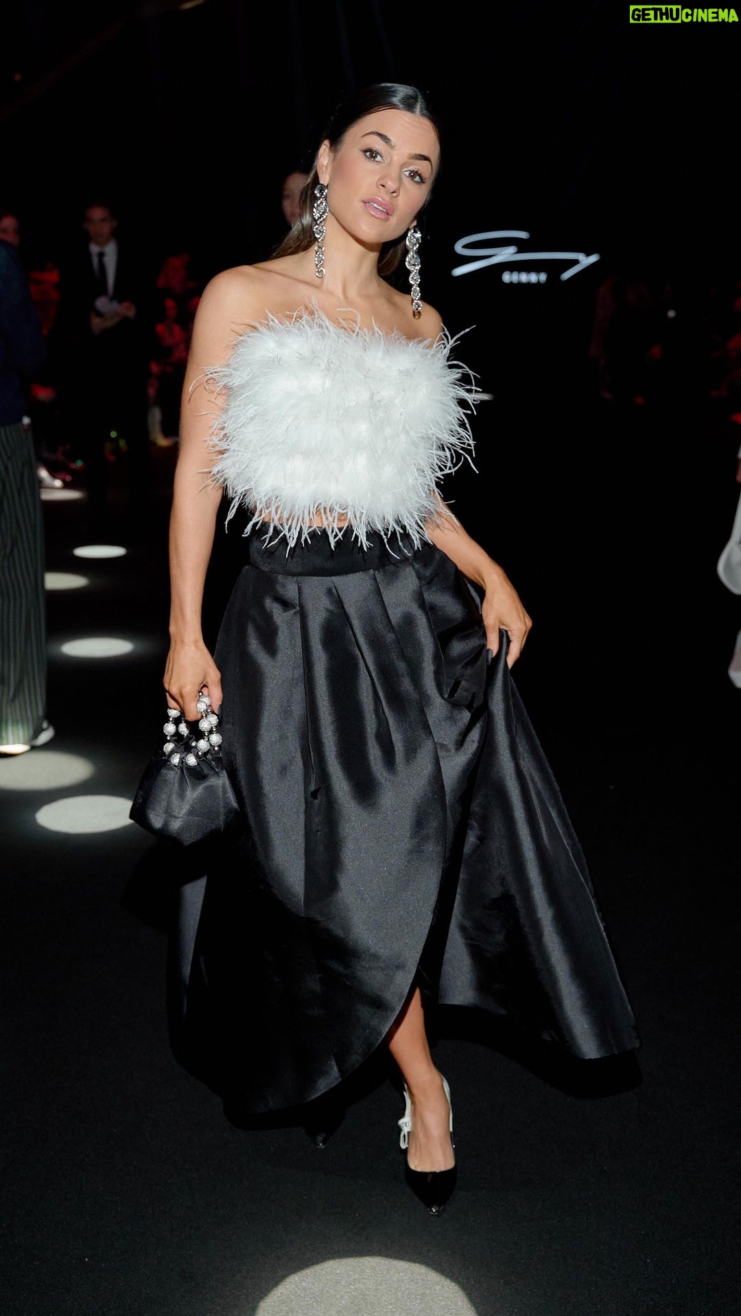 Natalie Negrotti Instagram - Milan fashion week day 4! I sat front row at @gennyofficial and wore the most beautiful outfit I styled myself because my Cheetah outfit from Genny didn’t arrive in time! The show was stunning from the intro light show down to each and every look Skirt & purse @verafied_official Hair & makeup @goncharova_muah 📸 @alex.gaidashev Heels @dior . #milan #milanfashionweek #milanfashionweek2023 Milan, Italy