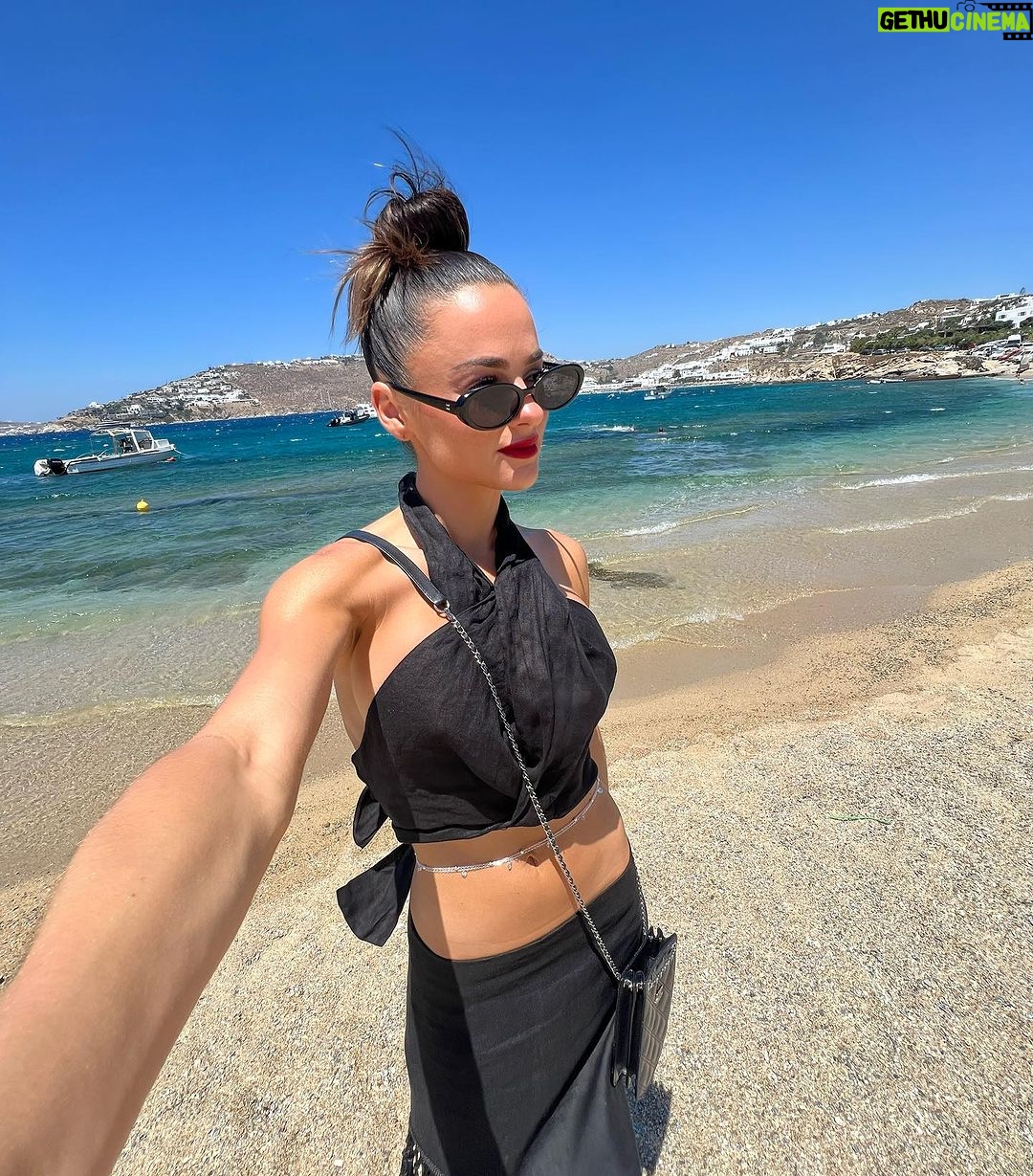 Natalie Negrotti Instagram - I’ve got this feeling I can’t explain…🎶🖤 Scorpios Community
