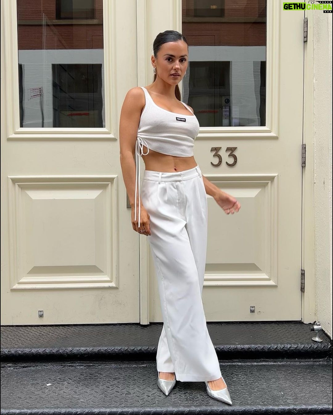 Natalie Negrotti Instagram - yesterday in soho 🤍 @miumiu SoHo, New York
