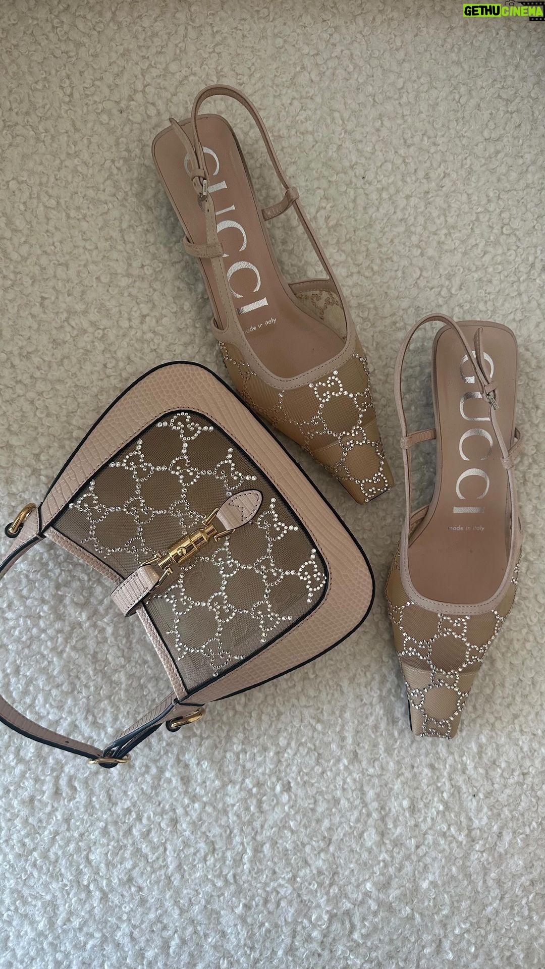 Natalie Negrotti Instagram - Unboxing my dream bag and heels 🤩