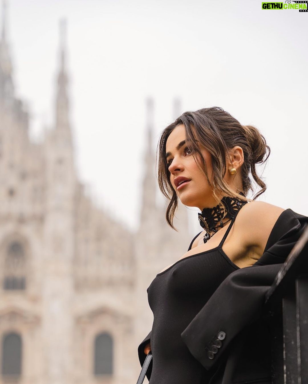 Natalie Negrotti Instagram - Duomo, Milan 🇮🇹🍝🖤
