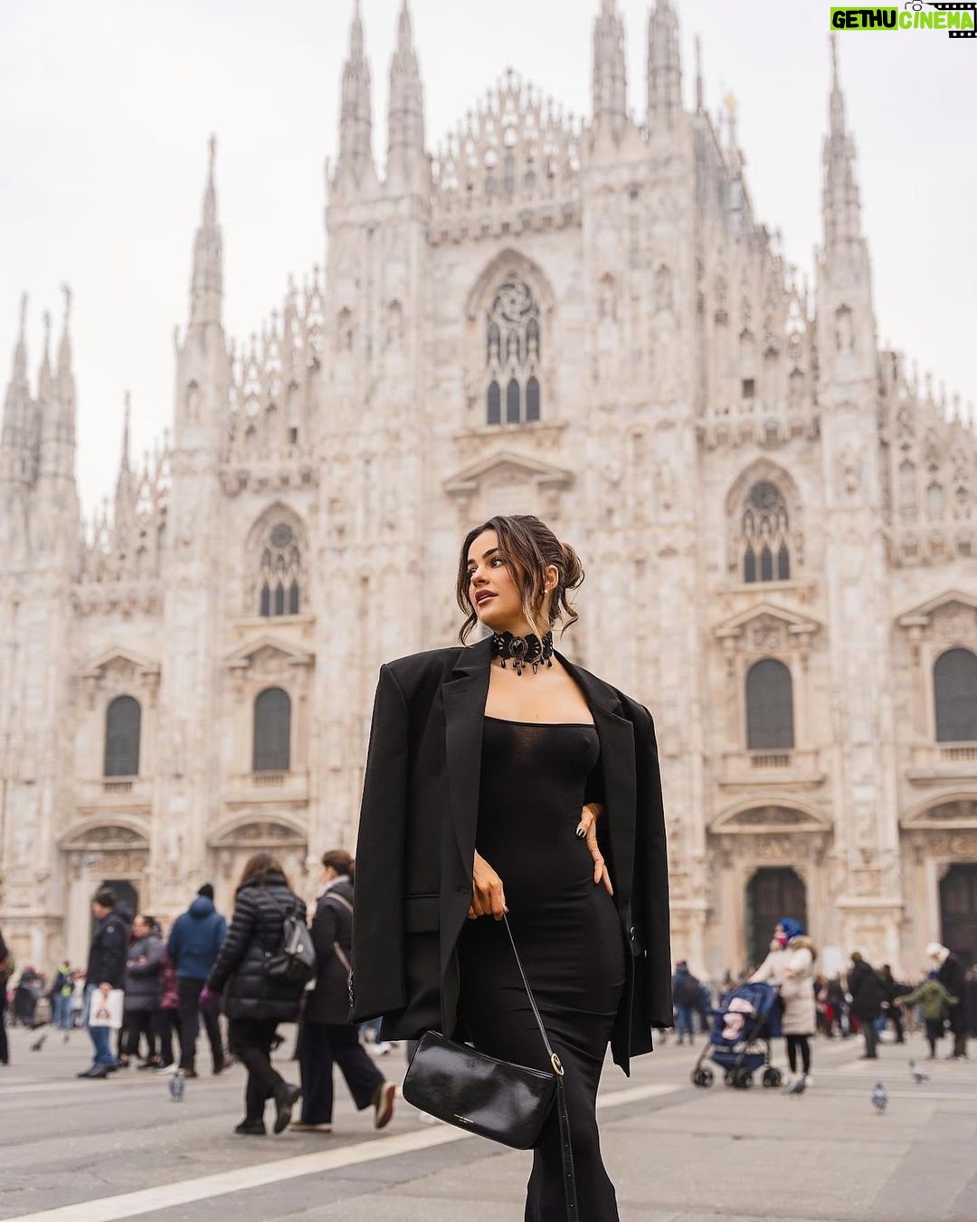 Natalie Negrotti Instagram - Duomo, Milan 🇮🇹🍝🖤