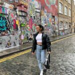 Natalie Negrotti Instagram - London day 1 & ate a salt beef beigel 🇬🇧🥯 Brick Lane