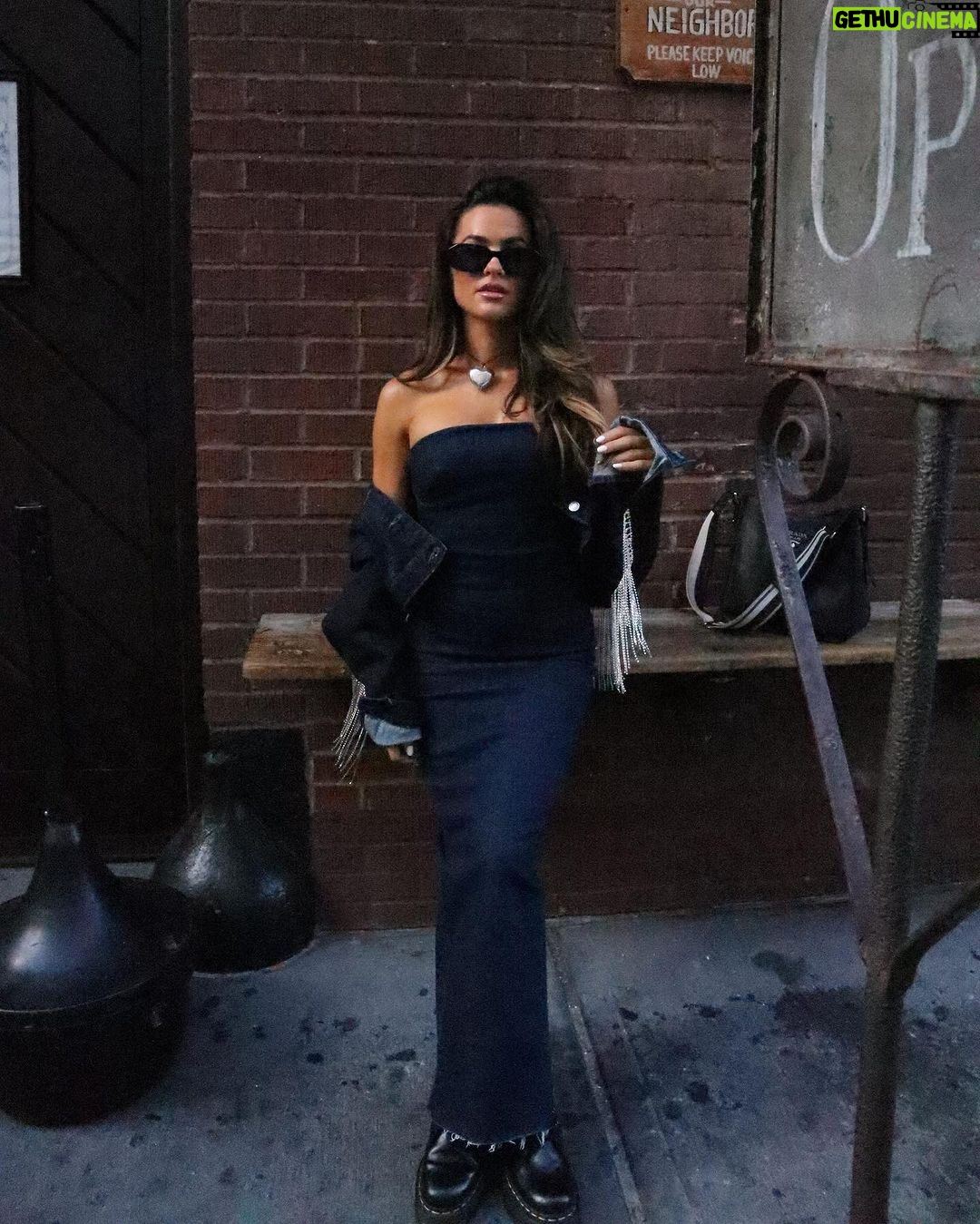Natalie Negrotti Instagram - Girl’s girls > New York City