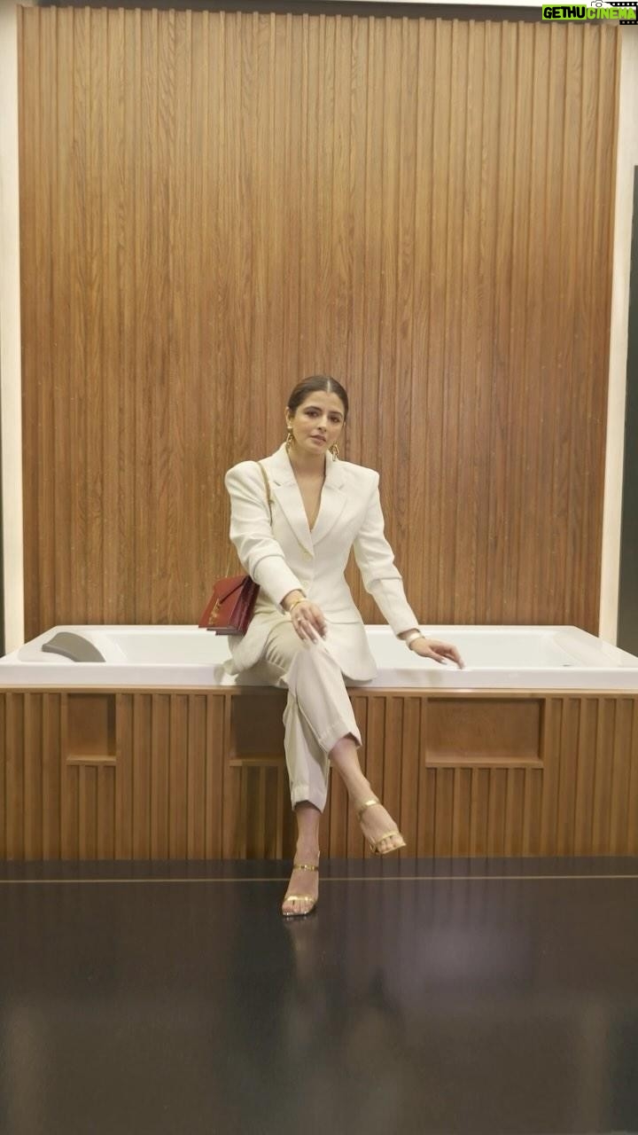 Natasha Luthra Instagram - If you are also looking to turn your wellness space into a place filled with beautifully crafted products that not only represent luxury but also a feeling of completeness, designed specifically to meet all your bath space needs, then @artize.in Atelier at Famous Studio Lane, off Doctor Elijah Moses Road, Mahalakshmi, Mumbai is a must-visit for you. Visit today and tell me about your experience in the comments below. #Artize #BornFromArt #JaquarIndia #ArtizeWellness #TimelessElegance #JaquarGroup #Atelier #LuxuryBathrooms
