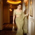 Natasha Luthra Instagram - Kicking off @fdciofficial India couture week with none other than @falgunishanepeacockindia ✨ @tandemcommunication 💚 Jewelery @renuoberoiluxuryjewellery Bag @beaumondeaccessories @swastiii_ Glam @makeupbyaakritisaxena Shot by @iris.filmss Location @theleelapalacenewdelhi #FalguniShanePeacock #IndiaCoutureWeek #bridalcouture #falgunishanepeacockindia #fdci #icw2023 Leela Palace Chanakyapuri