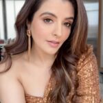 Natasha Luthra Instagram - Drumrolls 🥁Mark your calendar 🗓️ ! Nykaa’s Pink Friday Sale goes live on 23rd Nov, 4PM ✨ This is my go to soft glam look using some of my fav products which will be on incredible discounts during the sale. Download the Nykaa app to add to your pink box NOW & get upto 50% off once the sale starts! 🎁💝 If you are a new user you get extra 20% off on your first purchase 😍 #Ad #NykaaPinkFridaySale2023 #BiggestBeautySale #enterthebeautyverse