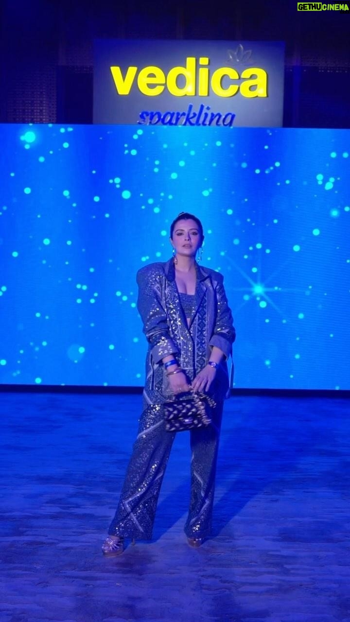 Natasha Luthra Instagram - Embracing the serenity of the Himalayas with a touch of sparkle – Vedica Sparkling Water by Bisleri. ✨ A night to remember at the @vedicaspring launch event, where freshness met pure joy. 🏔️💦 #vedicasparkling #bisleri #vedica #FullOfAltitude # ad