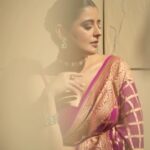 Natasha Luthra Instagram - Clearly in my Saree era 💜 Loved wearing this beautiful Khaddi Georgette Silk Saree by @jarierabanaras. Its sheer and lightweight texture drapes gracefully, making it a perfect choice for those who appreciate style and heritage. Jewelery @mortantra Glam @jagritiglammakeup Shot by @iris.filmss Hair @hairby_nitin