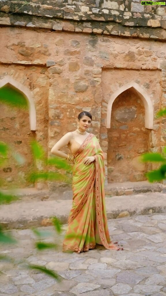 Natasha Luthra Instagram - I have really become a saree person and I am loving it 🥰 Wearing Saundh’s Amara Saree in Olive Green. This saree is crafted in luxe natural crepe fabric. Embellished with Resham tassels and a printed border for timeless allure ✨✨ Shot by @d.4dc #SaundhIndia #FestiveWinterbySaundh #SaundhTribe AD