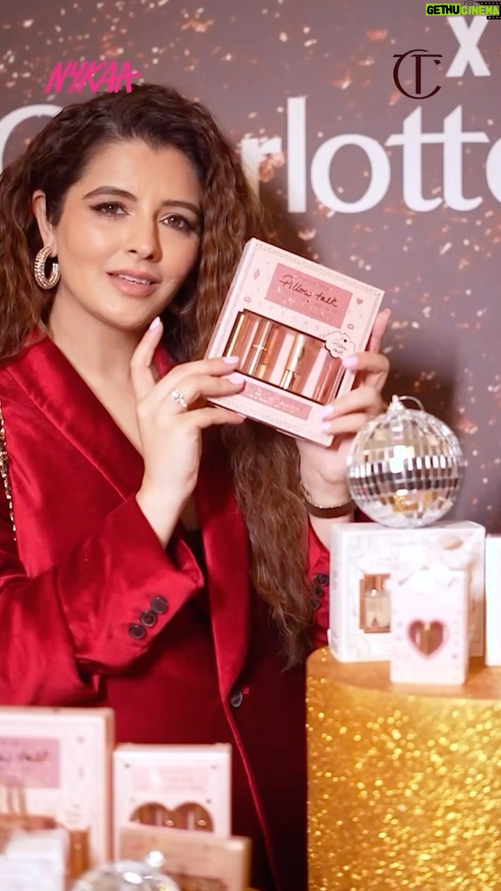 Natasha Luthra Instagram - ‘Tis the season, and The Charlotte Tilbury Holiday Dinner truly kicked off the festivity! 🎄 Here’s the holiday stocking of our dreams with the new Charlotte Tilbury kits & minis ✨ 💕Charlotte’s Revitalising Magic Mini Skin Set 💕Charlotte Tilbury Superstar Glow Kit 💕Charlotte Tilbury Mini Hollywood Blush & Glow - Light To Medium 💕Charlotte Tilbury Iconic Mini Lipstick Trio 💕 Charlotte Tilbury Pillow Talk Push Up Lashes Bauble Mascara Discover Charlotte’s Magical Gifting Universe #OnlyAtNykaa 😍 #CharlotteTilburyXNykaa #OnlyAtNykaa #Christmas #Gifting #ChristmasGifts