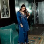 Natasha Luthra Instagram - Crushing on this color this festive season 💙 The new collection of @aarkeritukumar is stunning . It’s available in stores & online 🥰 Shot by @iris.filmss Hair @hairby_nitin #Aarkè #AarkèFW23