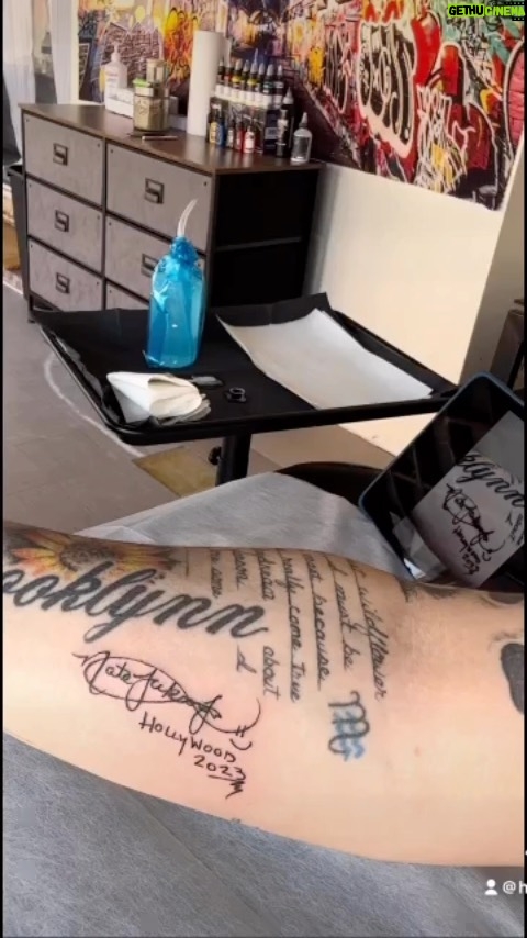 Nate Jackson Instagram - Oh my gawd!! I knew we had a great time and the show was fire 🔥 but I didn’t know that after she asked me to sign her arm THAT SHE’D GET IT TATTED!! Wowwwww. Shout out to @hotgyalmeg you’re a REAL ONE!