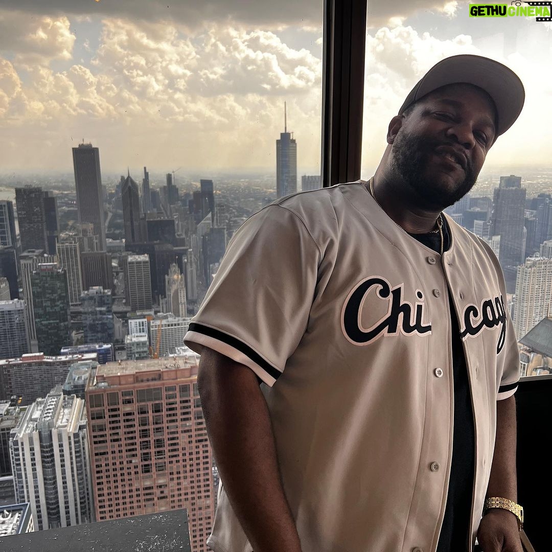 Nate Jackson - 4.1K Likes - Fun fact: the John Hancock Tower 1,030ft tall. For reference the Space Needle is 605ft. One more fun fact: This is wayyyyy in TF up too high. Clouds we’re going by BELOW me.
