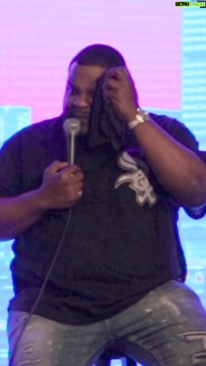 Nate Jackson - 7.2K Likes - Too hot to be funny 🔥 but still funny tho 🤣 • KCMO Jus T added to tour. Atl has a few tickets left to the 8th and 9th shows next week. I ain’t adding no more… • link In bio for 2023 tour schedule
